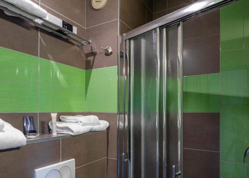 Provence-Alpes-Côte d'Azur Aubagne Bathroom