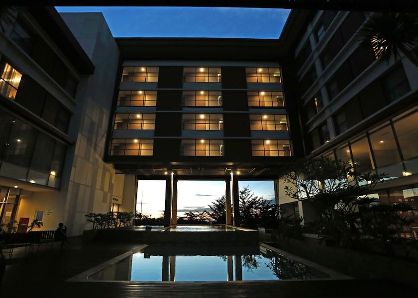 West Sumatra Padang Pool