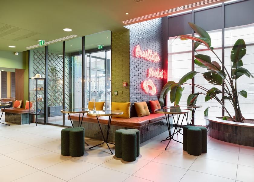 Ile-de-France Saint-Cyr-l'Ecole Reception