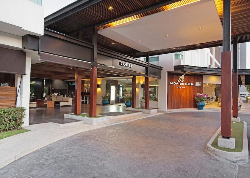 Phetchaburi Province Cha-am Property entrance