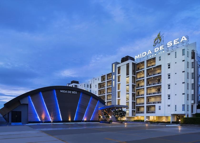 Phetchaburi Province Cha-am Front of property - evening/night