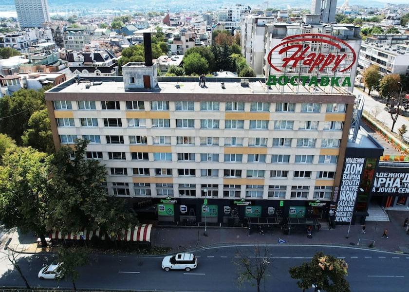  Varna Exterior Detail