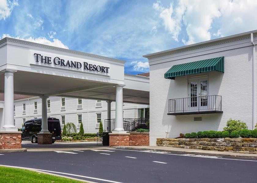 Ohio Warren Exterior Detail