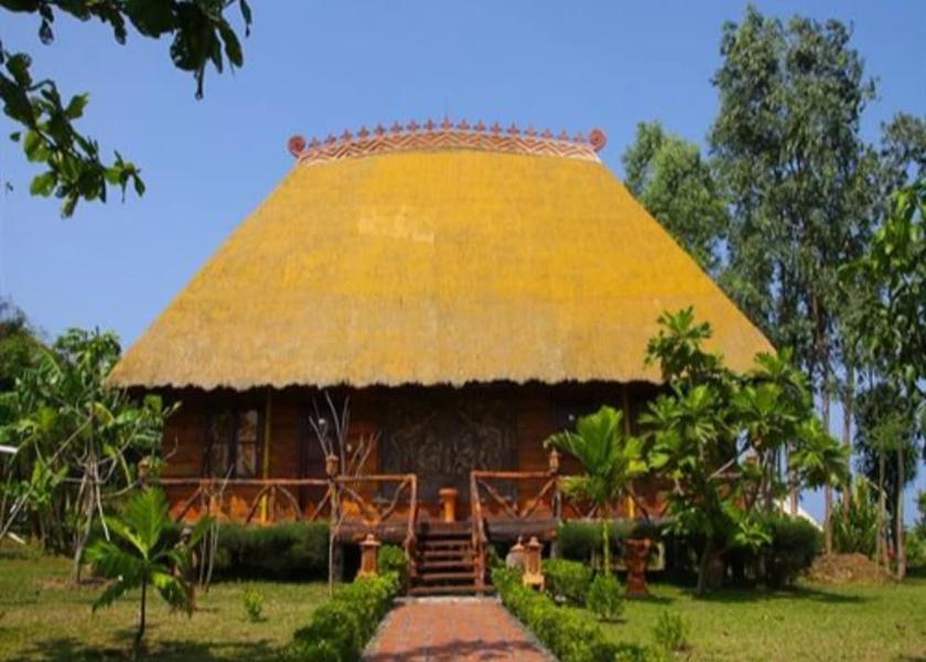 Phu Yen Tuy Hoa Interior Entrance