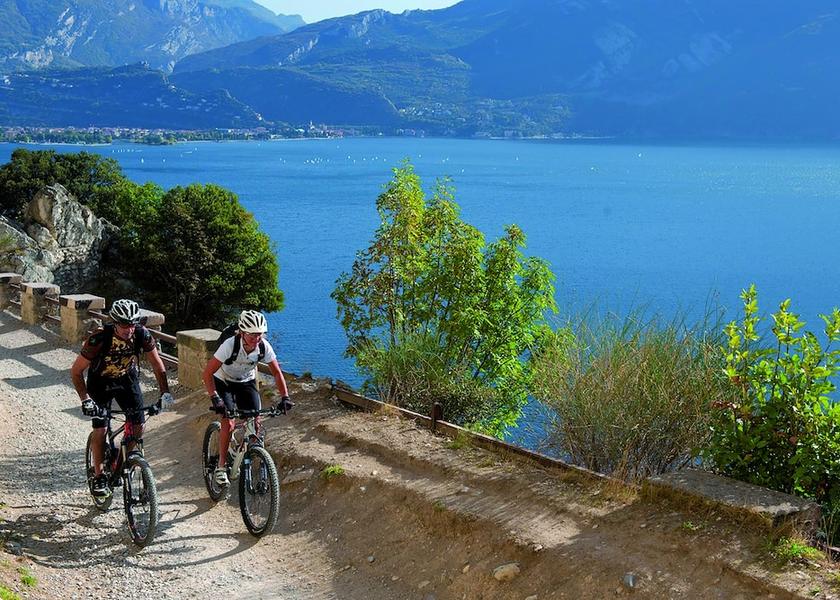 Lombardy San Felice del Benaco Bicycling