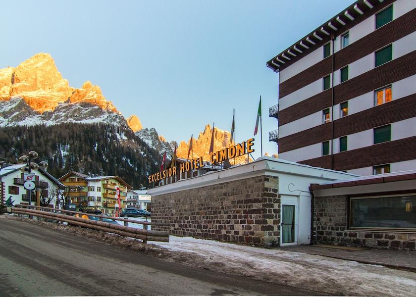 Trentino-Alto Adige Primiero San Martino di Castrozza Front of property