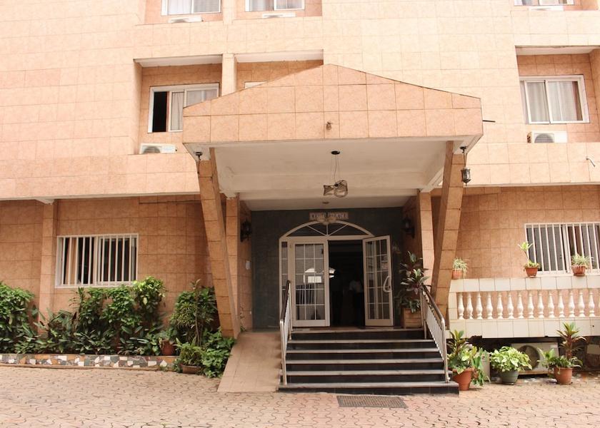 Central Yaoundé Entrance