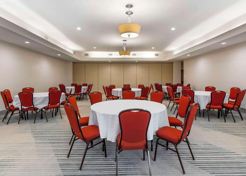 New York Verona Meeting Room