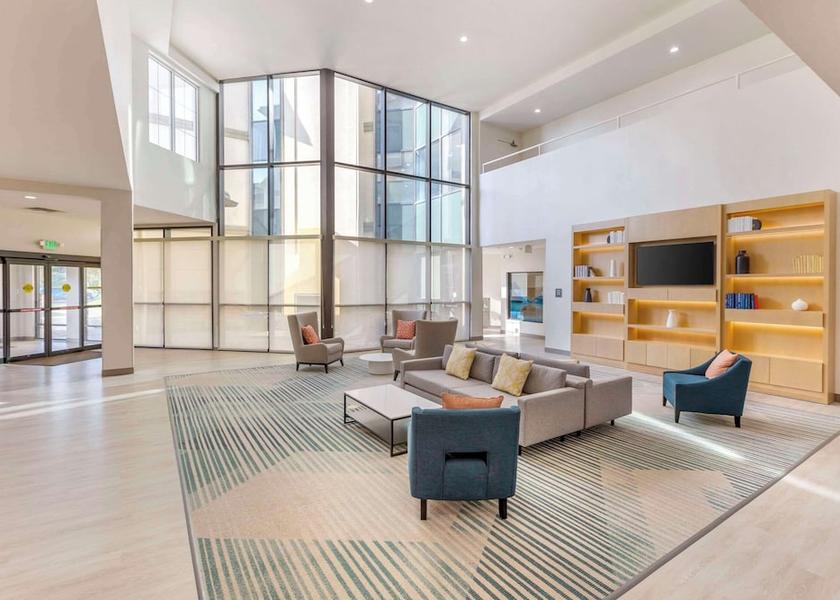 New York Verona Lobby