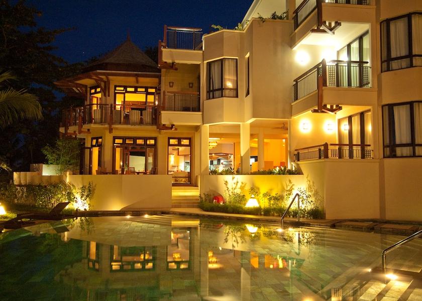  Trou aux Biches Pool