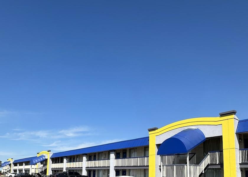 Kansas Salina Facade