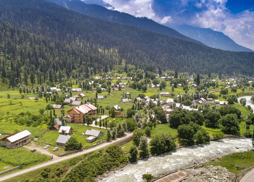 Jammu and Kashmir Sonamarg Surrounding environment