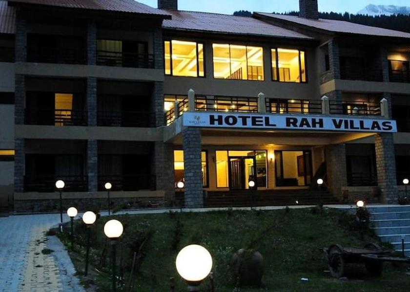 Jammu and Kashmir Sonamarg outside and driveway