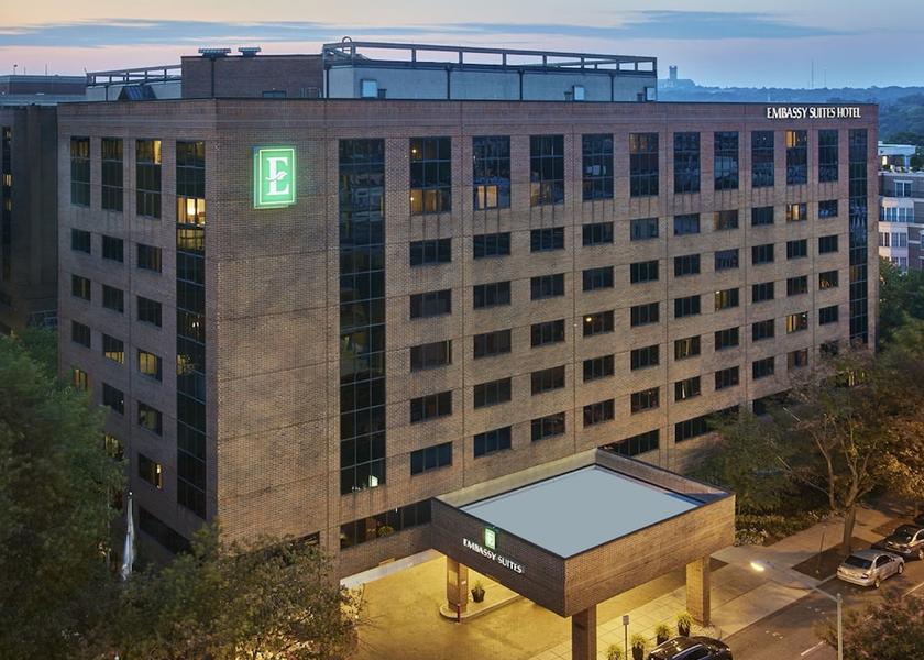 Virginia Washington Exterior Detail