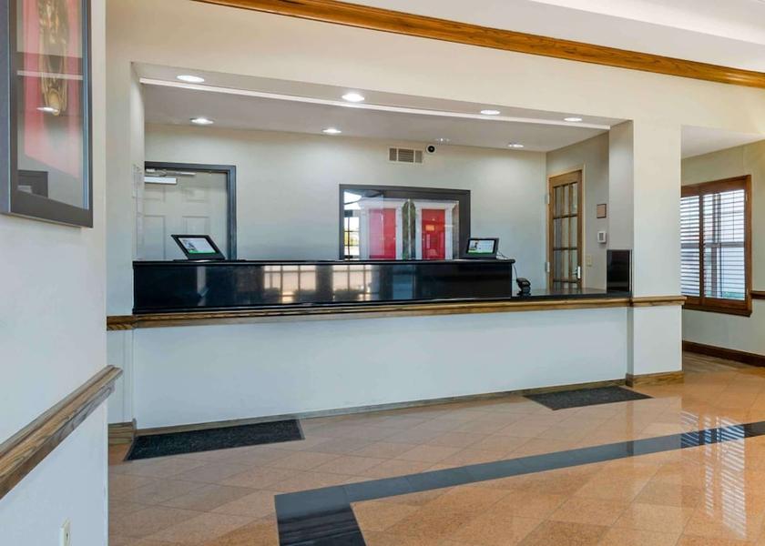Kansas Lenexa Lobby