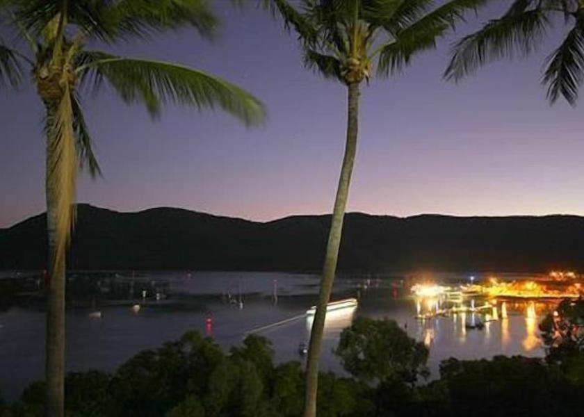 Queensland Shute Harbour Exterior