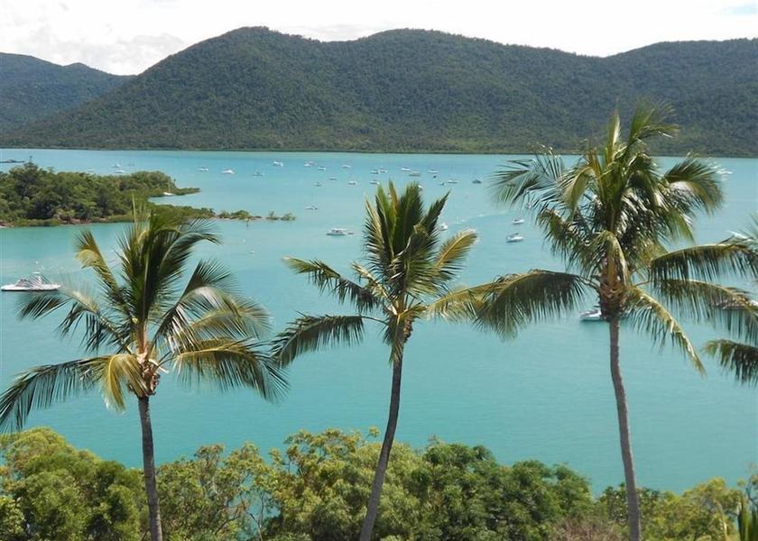 Queensland Shute Harbour Beach