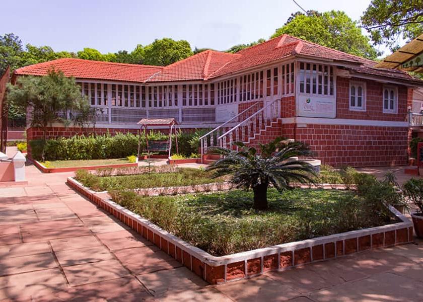 Maharashtra Matheran Hotel Building