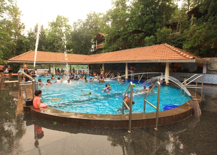 Karnataka Chikmagalur Outdoor pool