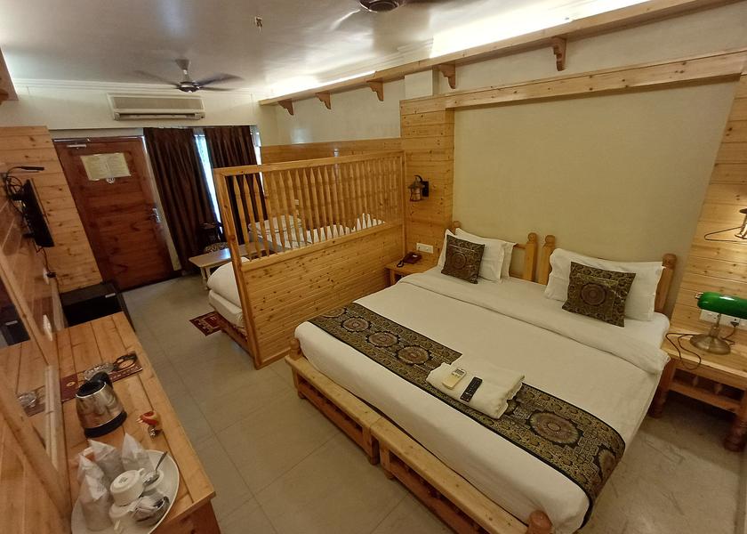 Uttar Pradesh Varanasi Deluxe Quad Bed with Balcony