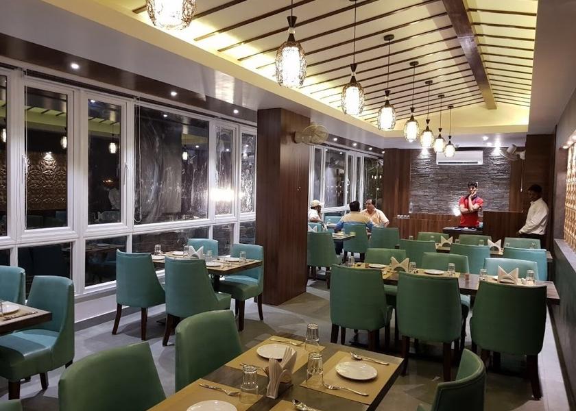 Uttar Pradesh Varanasi Food & Dining