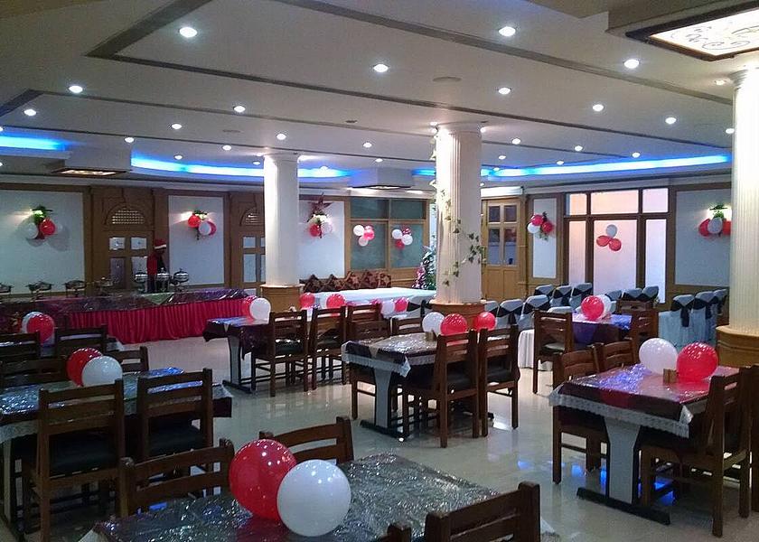 Uttar Pradesh Varanasi Food & Dining