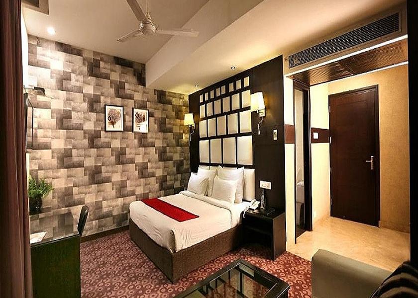 Haryana Chandigarh Corporate Room with Work Desk