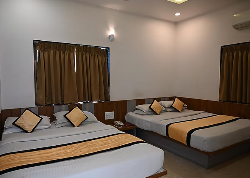 Maharashtra Shirdi GRAND FAMILY ROOM