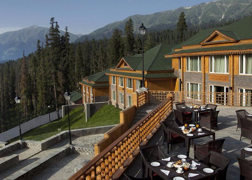 Jammu and Kashmir Gulmarg Hotel Exterior