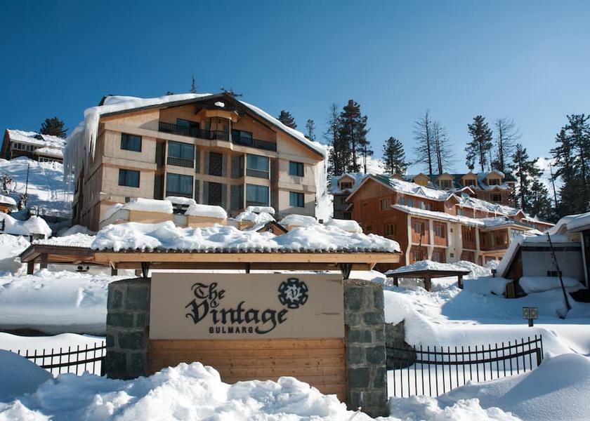 Jammu and Kashmir Gulmarg Hotel Exterior