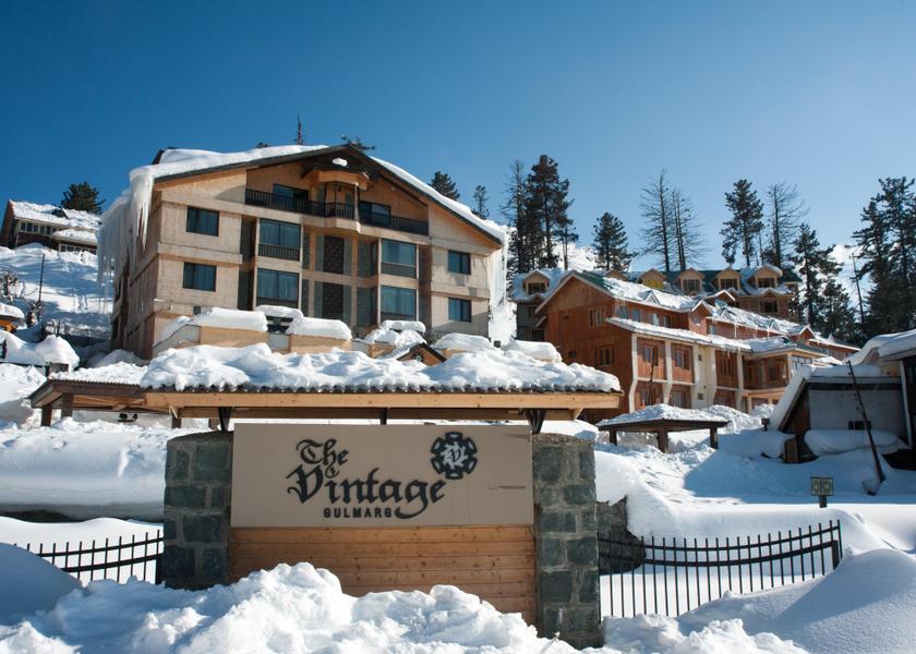 Jammu and Kashmir Gulmarg Hotel Exterior
