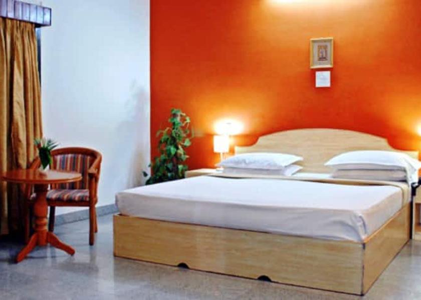 Tamil Nadu Yercaud bouganvilla room