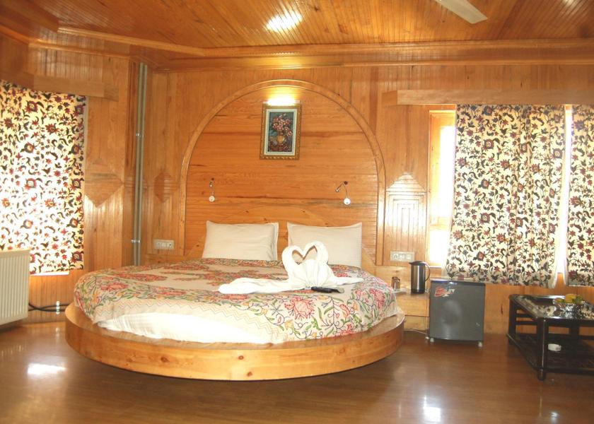 Jammu and Kashmir Pahalgam 1025