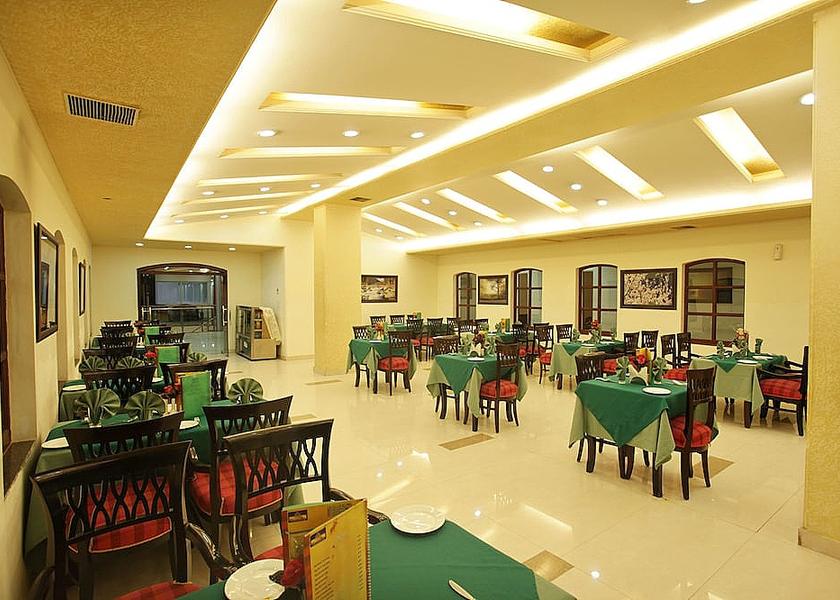 Jammu and Kashmir Srinagar Family dining
