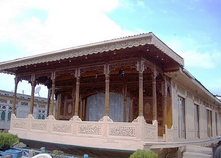 Jammu and Kashmir Srinagar Deluxe Class Houseboat
