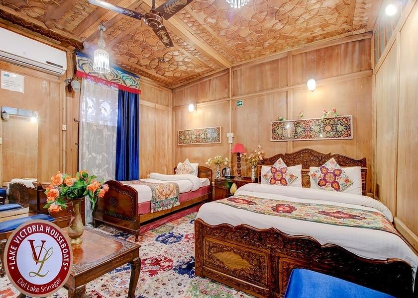 Jammu and Kashmir Srinagar Deluxe Double Room, Courtyard Area