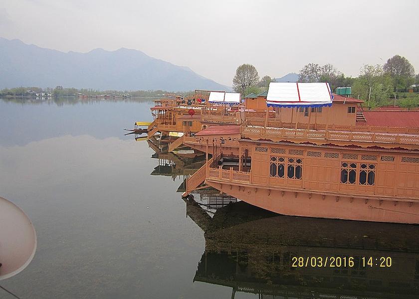 Jammu and Kashmir Srinagar Terrace/patio