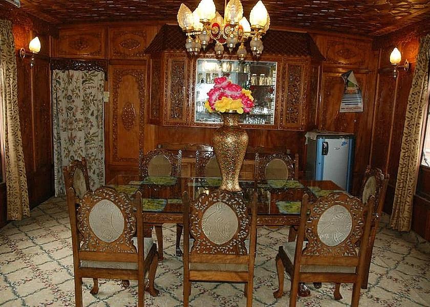 Jammu and Kashmir Srinagar Food & Dining