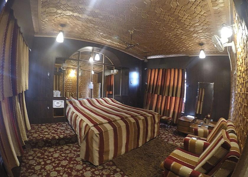 Jammu and Kashmir Srinagar Room