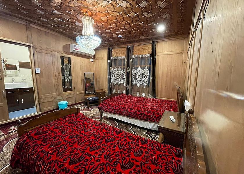 Jammu and Kashmir Srinagar Family Room