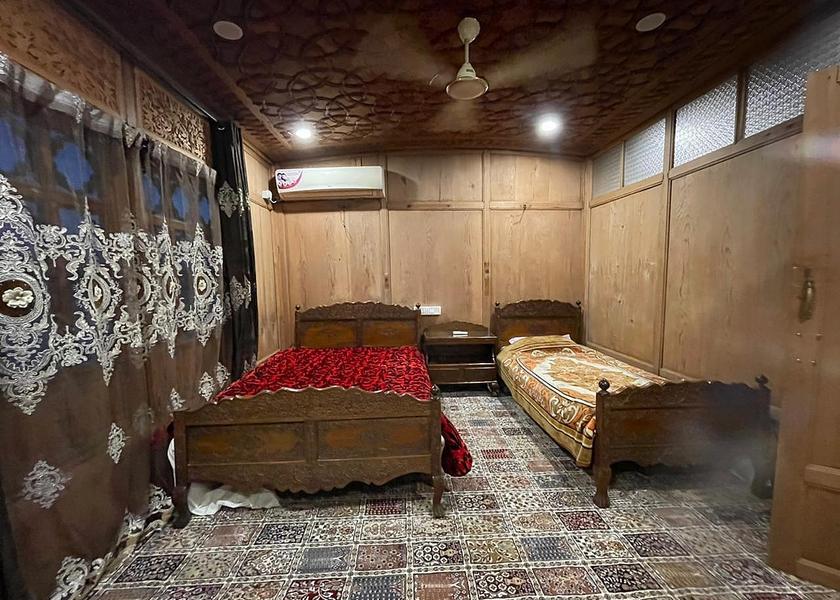 Jammu and Kashmir Srinagar Family Room