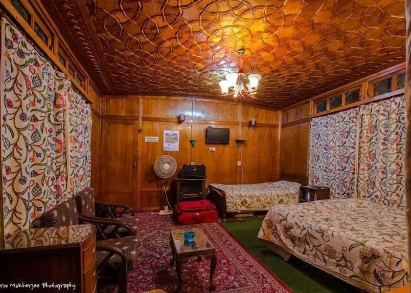 Jammu and Kashmir Srinagar Room