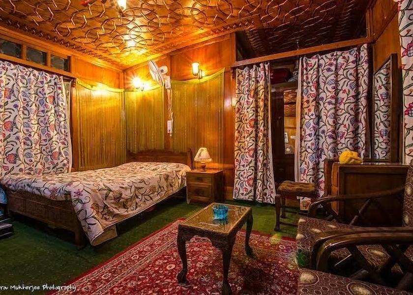 Jammu and Kashmir Srinagar Room