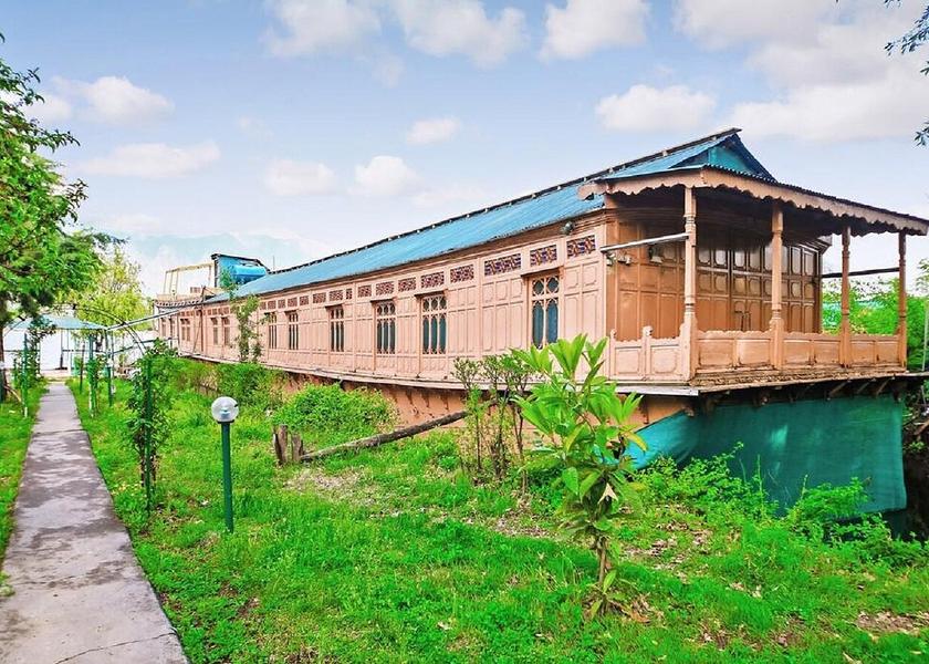 Jammu and Kashmir Srinagar Hotel Exterior