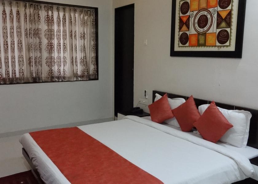 Maharashtra Nashik Deluxe Triple Bed