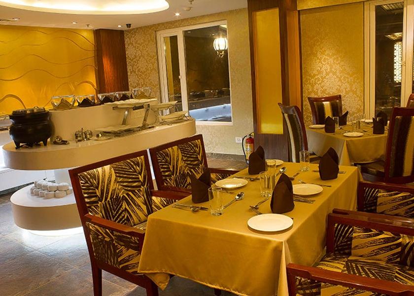 Delhi Delhi Food & Dining