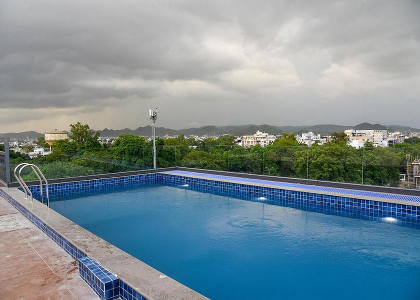 Rajasthan Udaipur Swimming pool