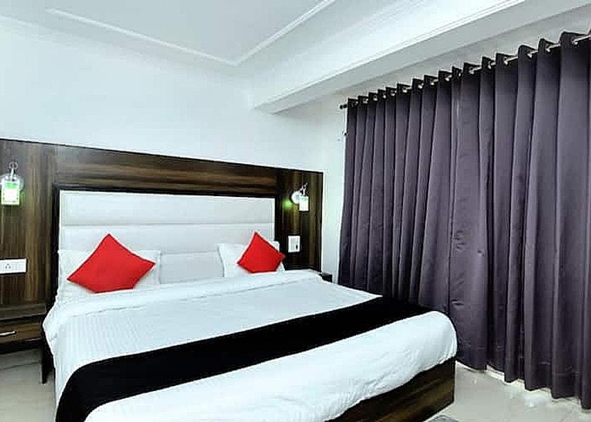 Uttarakhand Mussoorie Bedroom