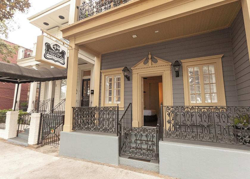 Louisiana New Orleans Terrace/patio
