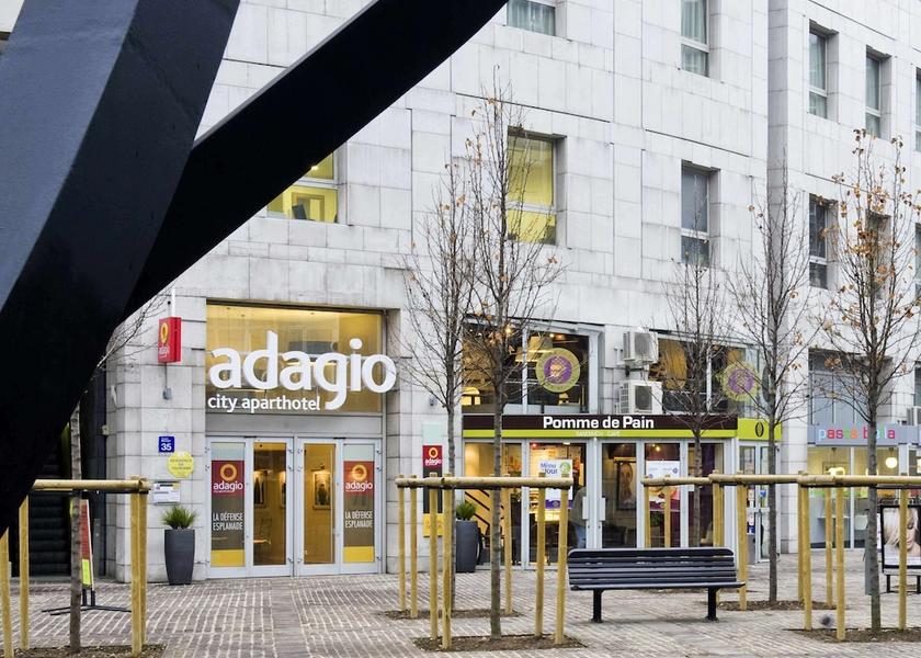 Ile-de-France Puteaux Exterior Detail